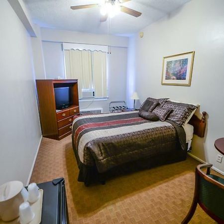 The Mountaineer Hotel Williamson 외부 사진