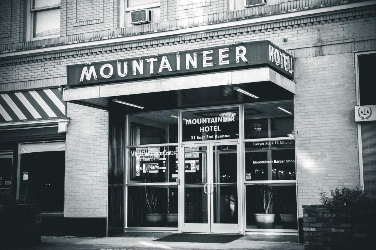 The Mountaineer Hotel Williamson 외부 사진