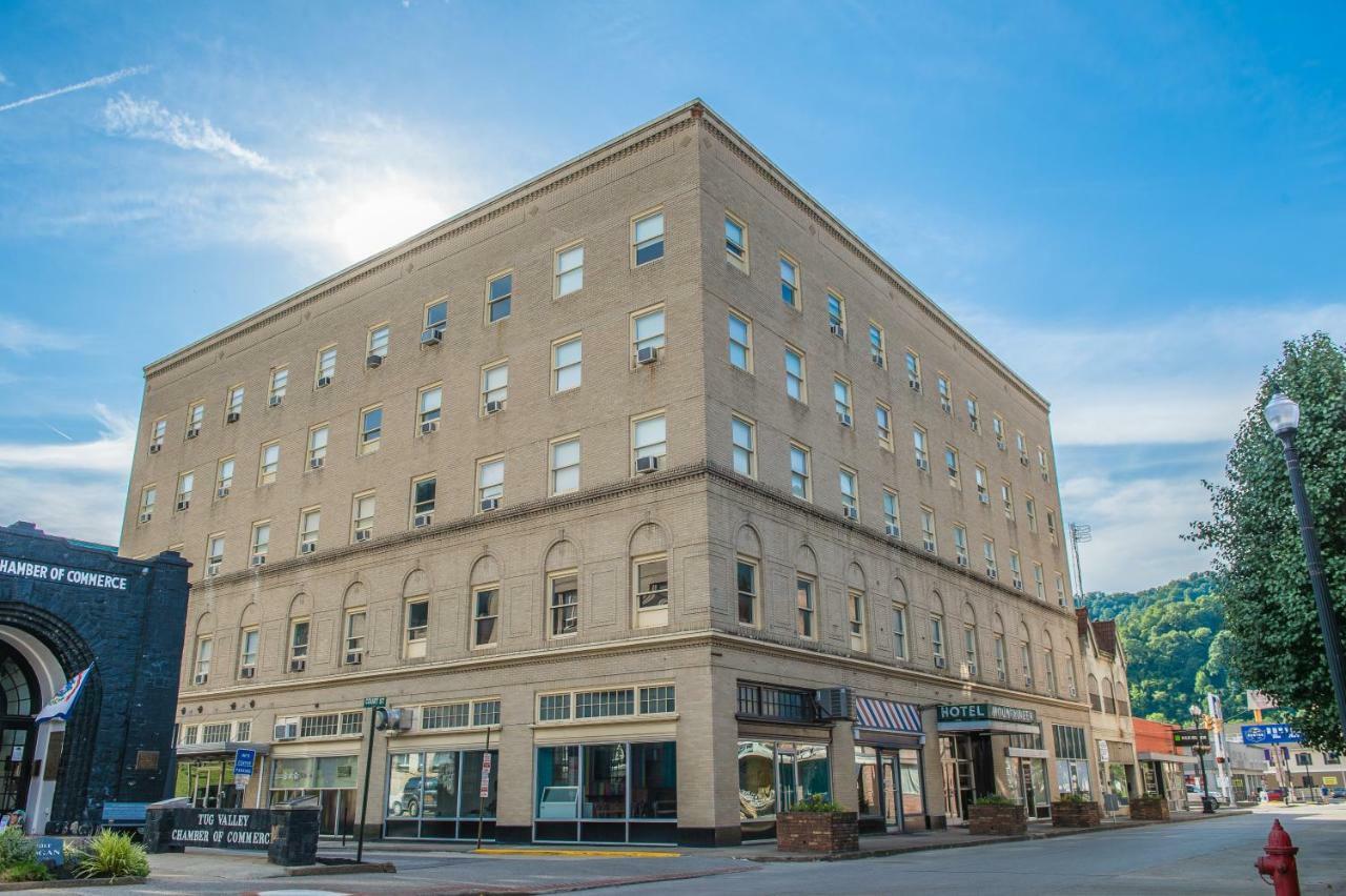 The Mountaineer Hotel Williamson 외부 사진
